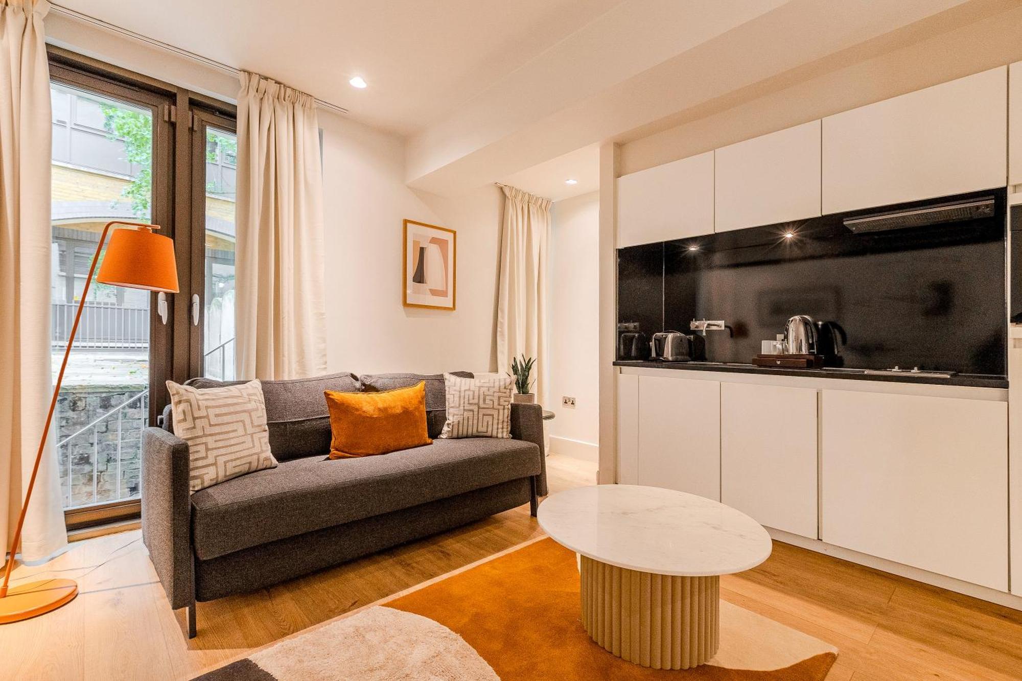St Paul's I Your Apartment London